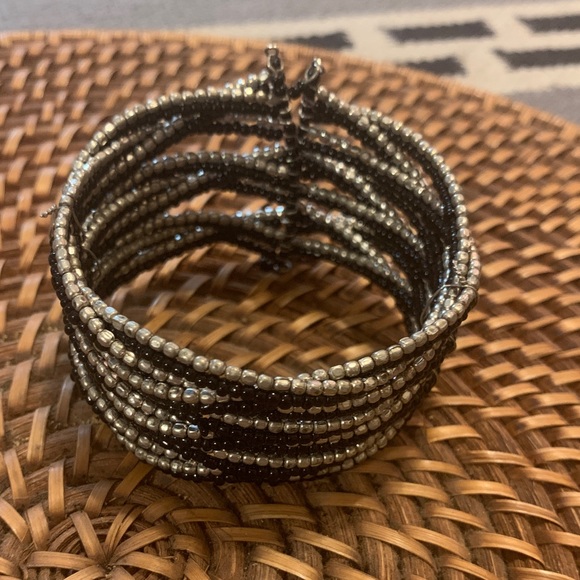 🐞2 for 30🐞 Black and Silver Bangle Set - Picture 2 of 4